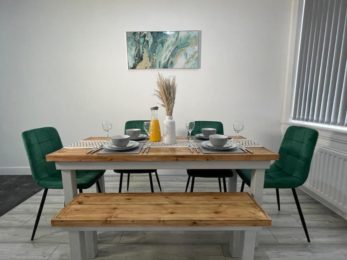 Entire Modern Apartment *